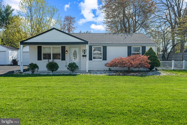 824 Clover Ln, Plymouth Meeting, PA 19462