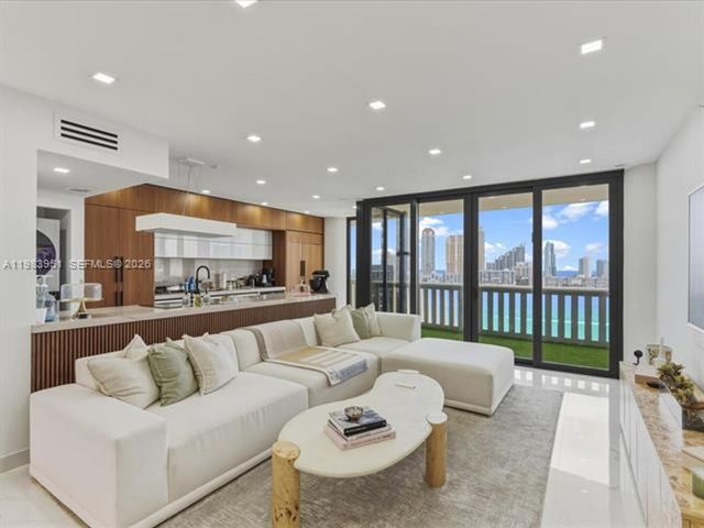 3000 Island Blvd #1501, Aventura, FL 33160