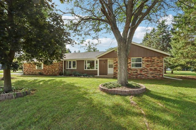 S37W31726 Bennett ROAD, Waukesha, WI 53189