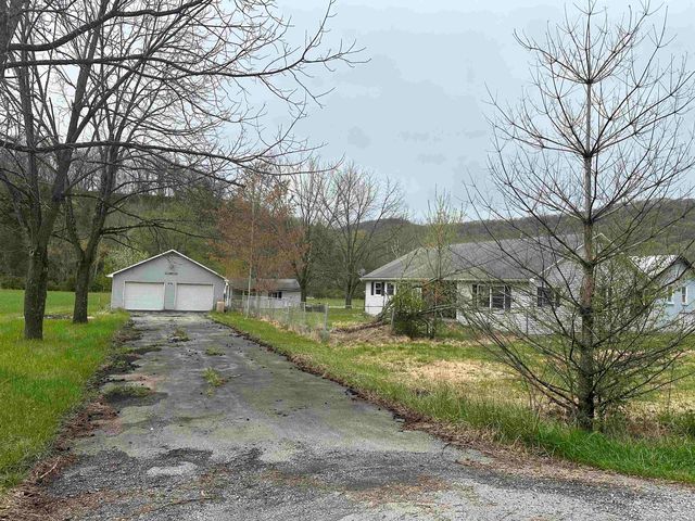 151 Baby Farms Rd, Peterstown, WV 24963