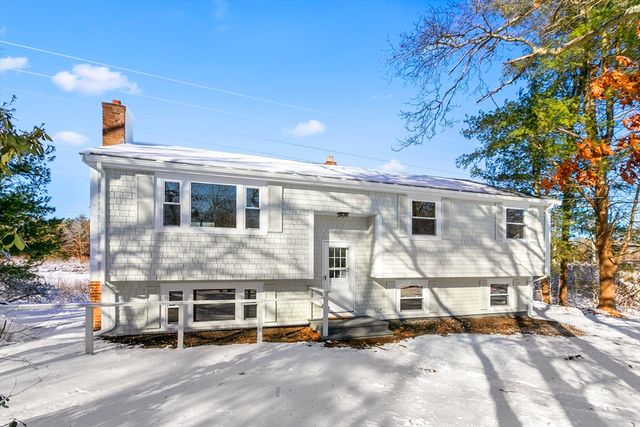41 Yale Ave, Plymouth, MA 02360
