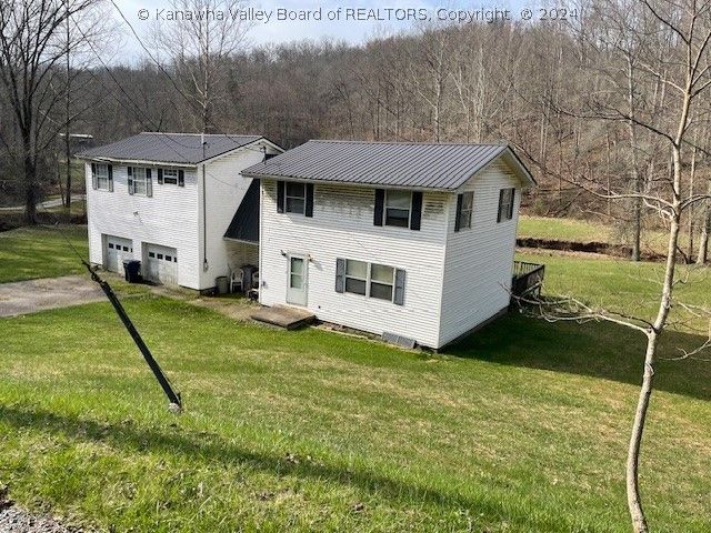 2736 Big Creek Rd, Hamlin, WV 25523