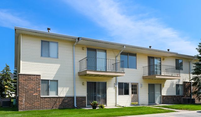 5841 Ambassador Dr #5909-7, Saginaw, MI 48603
