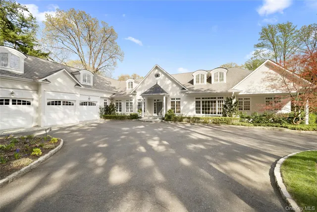 17 Hilldale Lane, Sands Pt, NY 11050