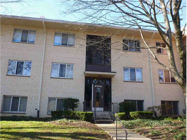 10204 Rockville Pike #402, Rockville, MD 20852