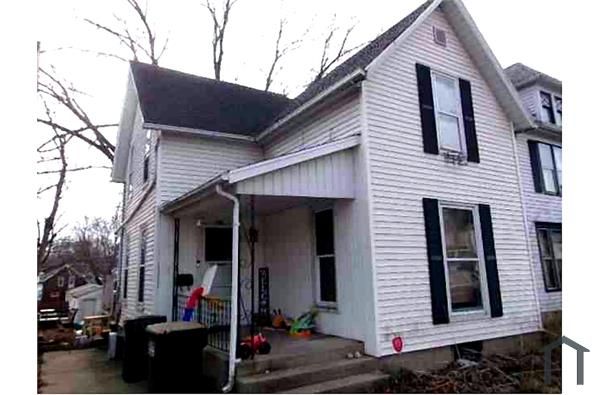 611 W  Ordway St #1, Freeport, IL 61032