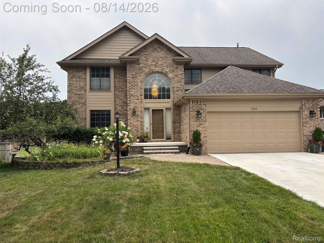 530 Lexington Dr, Rochester Hills, MI 48307