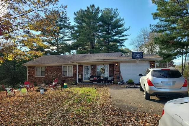 797 West Rd, Russell Springs, KY 42642