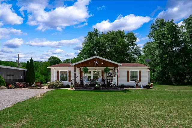 3328 Oneida Valley Rd, Emlenton, PA 16373