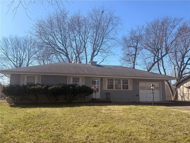 5522 Ripley St, Saint Joseph, MO 64506