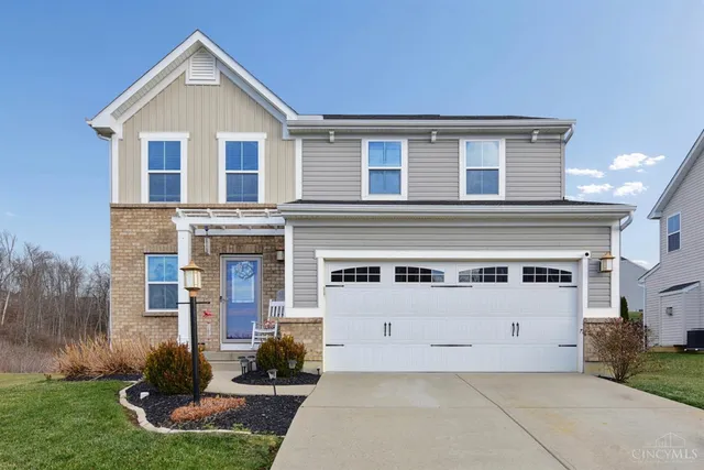7970 Valley Crossing Dr, Cincinnati, OH 45247