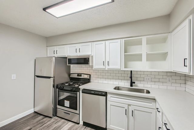 1106 Reinli St #143, Austin, TX 78723