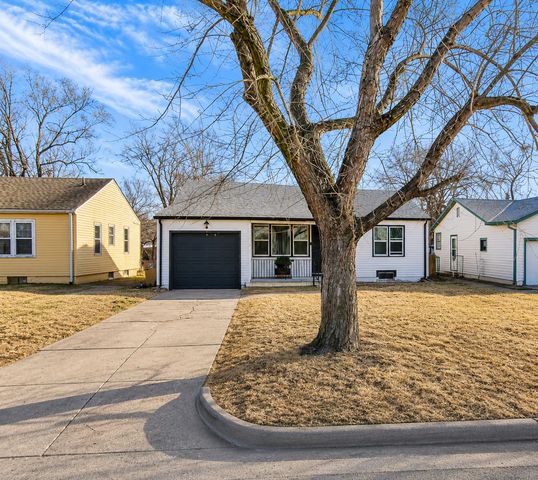812 S  Bluff Ave, Wichita, KS 67218