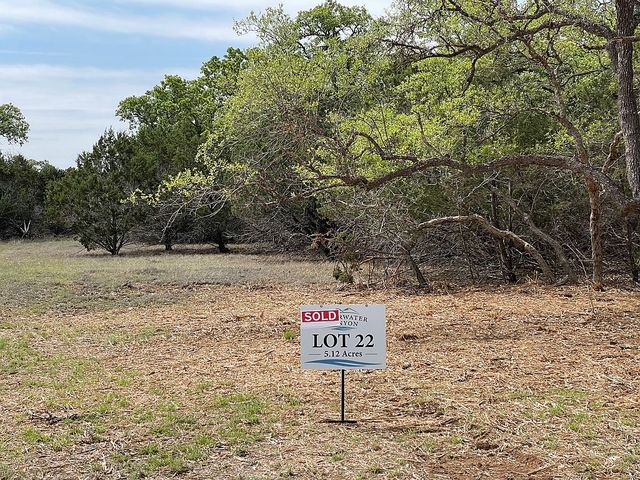 22 Clearwater Canyon Rd, Bandera, TX 78003