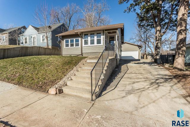 803 S  Glendale Ave, Sioux Falls, SD 57104