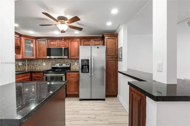711 S  Hollybrook Dr #209, Pembroke Pines, FL 33025