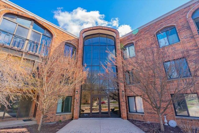 6302 Mineral Point Road UNIT 221, Madison, WI 53705