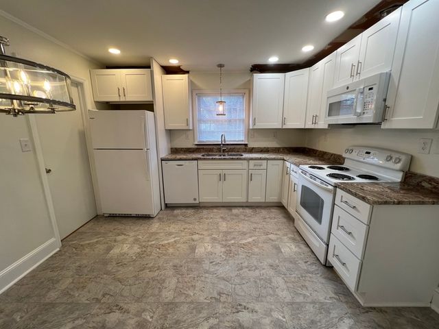 1920 Eastway Dr, Charlotte, NC 28205