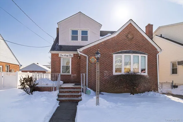 1065 Russell Street, Franklin Square, NY 11010