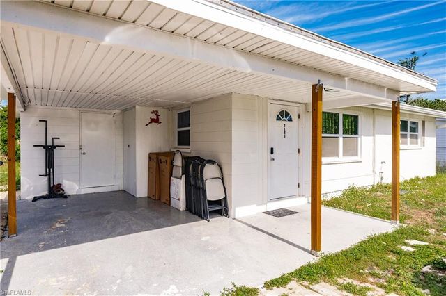 2185 Barry Dr, Fort Myers, FL 33907