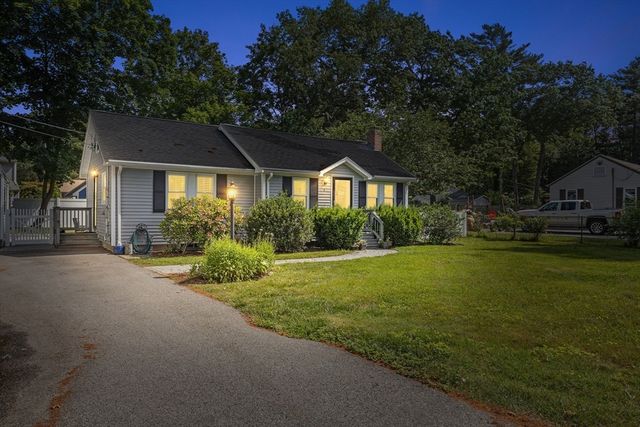 6 Ruth Rd, Pembroke, MA 02359
