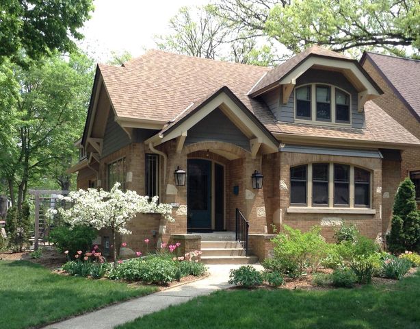 1946 Forest STREET, Wauwatosa, WI 53213