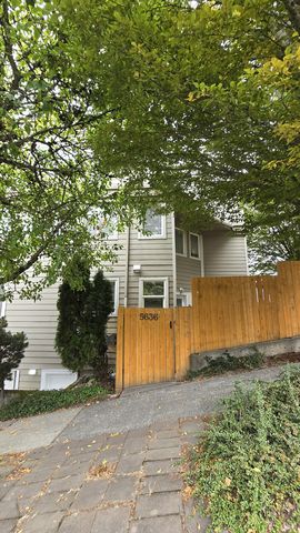 5636 NE 61st St #1, Seattle, WA 98115