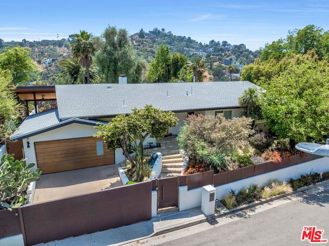 6570 Lakeridge Rd, Los Angeles, CA 90068