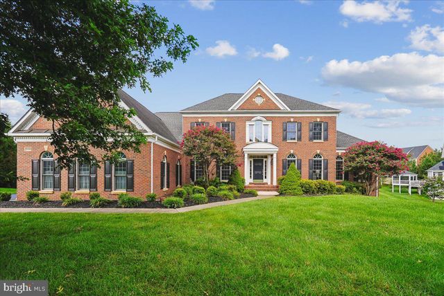12825 Rose Grove Dr, Herndon, VA 20171