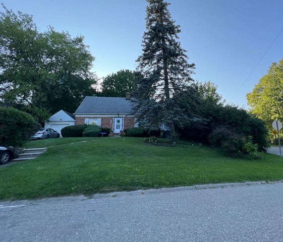 3741 Brentwood Dr, Flint, MI 48503