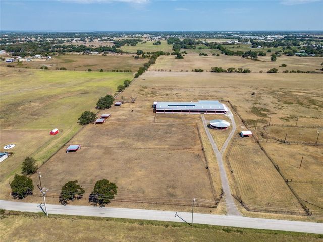3850 Dr Griffin Rd, Crossroads, TX 76227