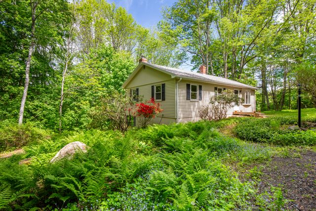 19 Robin Road, Edgecomb, ME 04556