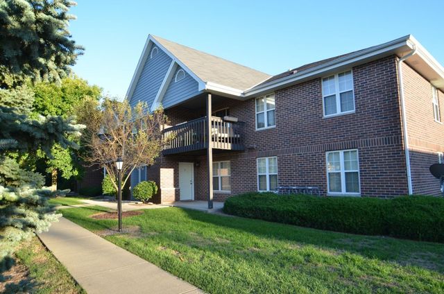 17975 W  Greenfield Ave  #8, New Berlin, WI 53146