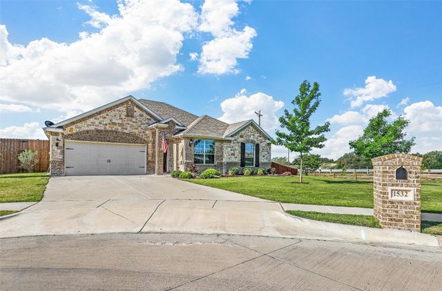 1532 Signature Dr, Weatherford, TX 76087
