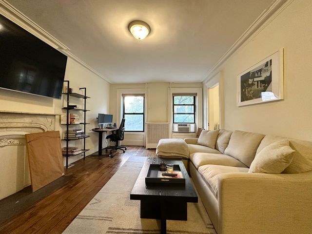 144 W  16th St #6, New York, NY 10011