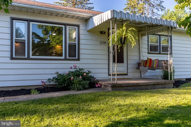 219 Lee Ave, Boalsburg, PA 16827