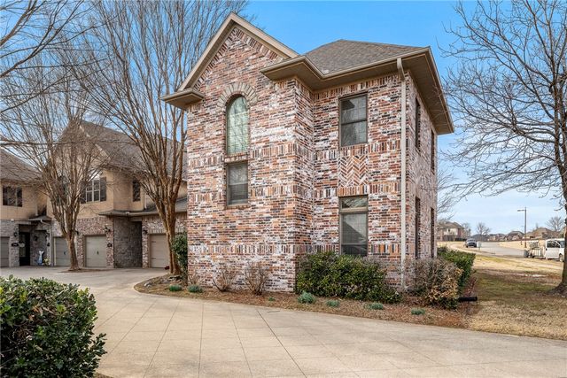 2700 S  Everest Ave, Rogers, AR 72758