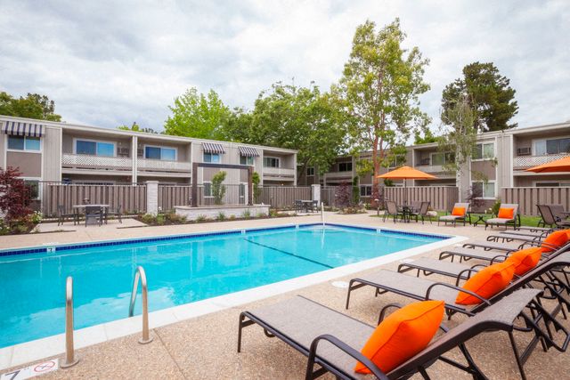 1901 Halford Ave, Santa Clara, CA 95051