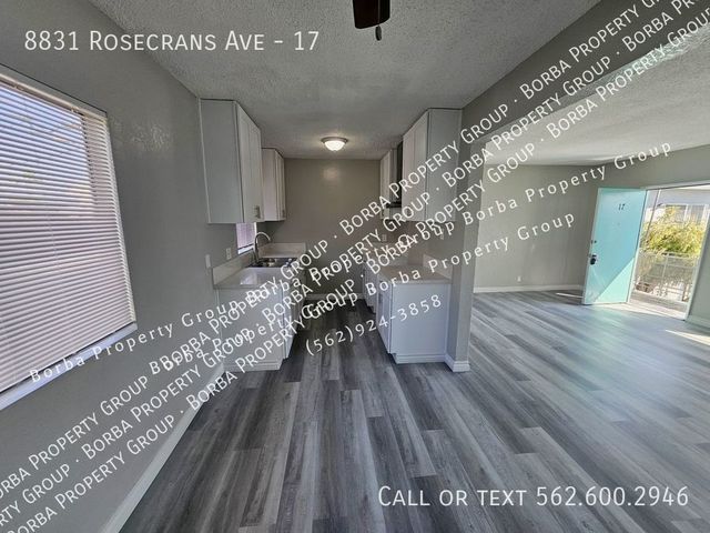 8831 Rosecrans Ave #17, Downey, CA 90242