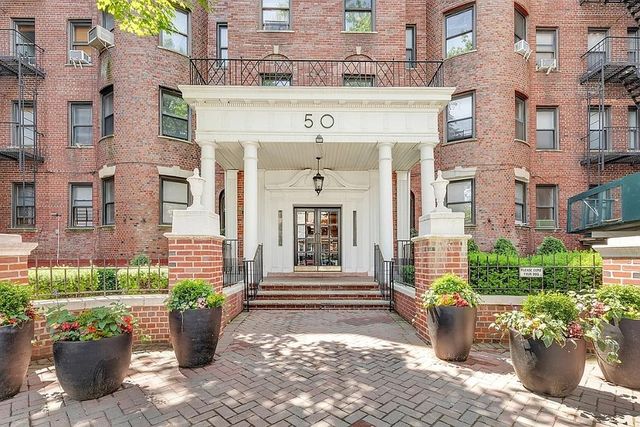50 Lefferts Ave #2M, Brooklyn, NY 11225