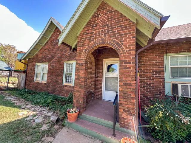 308 N  9th St, Turkey, TX 79261