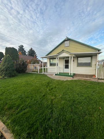 581 W  Wapato Rd, Wapato, WA 98951