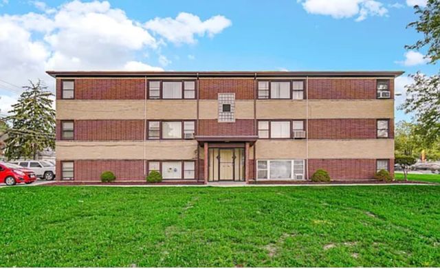 9641 S  Pulaski Rd #2E, Evergreen Park, IL 60805