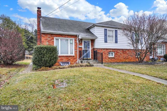 41 E  Gay St, Dallastown, PA 17313