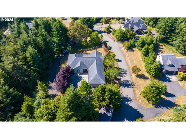 61933 Double Eagle Rd, Coos Bay, OR 97420