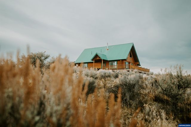 59125 N  Rainbow Rd, Christmas Valley, OR 97641
