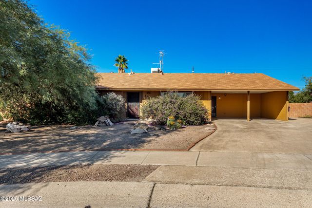 8067 E  7th St, Tucson, AZ 85710