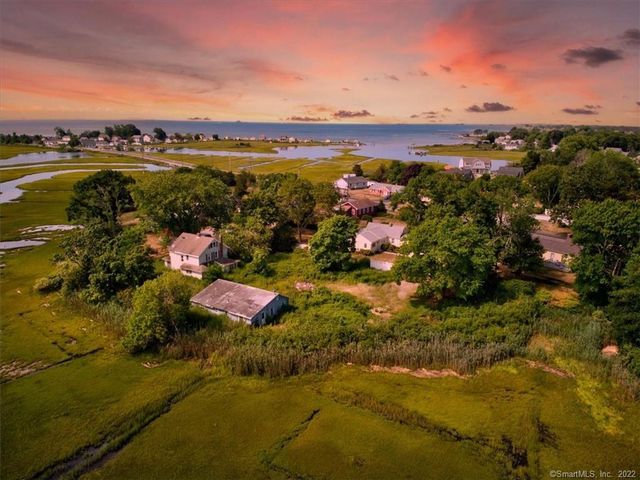 26 Oyster Point Ave  E, Old Saybrook, CT 06475