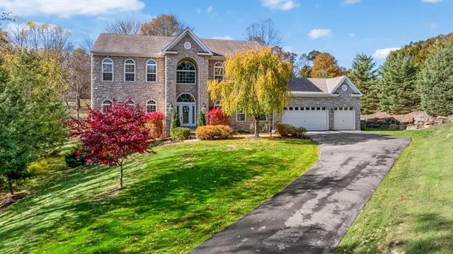 724 Franklin Rd, Mars, PA 16046