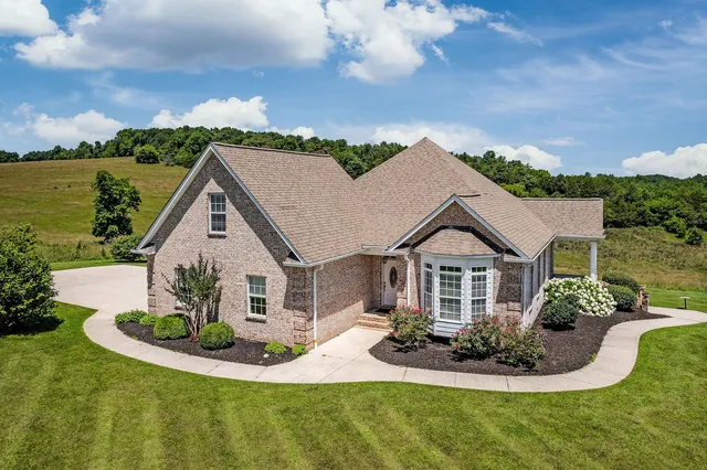 464 Wilder Hwy, Alpine, TN 38543